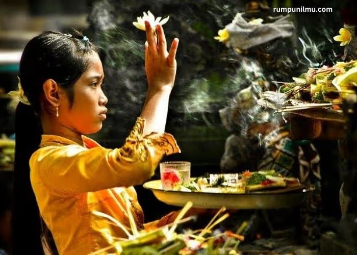 Pendidikan Agama Hindu Membentuk Karakter Ajaran Dharma