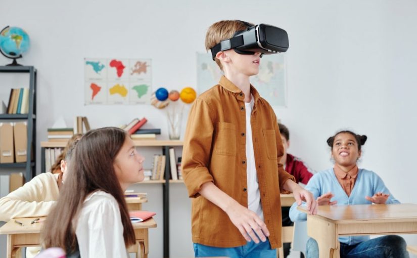 Keuntungan Menggunakan Teknologi Augmented Reality dalam Kelas