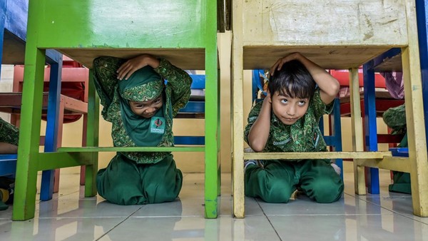 Belajar dari Simulasi Bencana: Pendidikan Tanggap Darurat untuk Generasi Muda