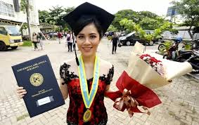 Perjuangan Panjang: Kisah Mahasiswa Hukum yang Tak Pernah Menyerah